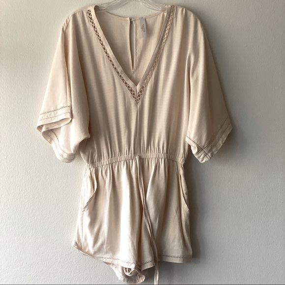 Mahina cream romper size M - Picture 1 of 10